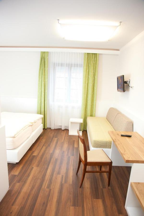 Gasthof Pack "Zur Lebing Au" Hartberg Bilik gambar